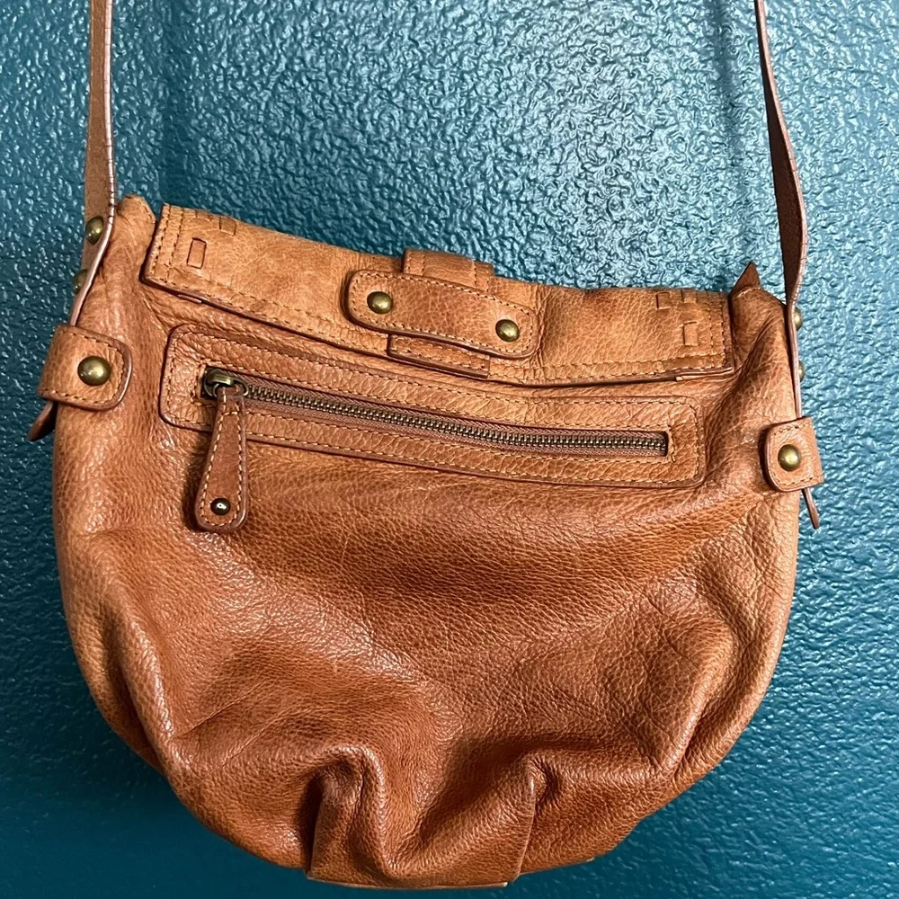 Zara Tan Crossbody Bag with Adjustable Strap and Flap Closure - Picture 8 of 8